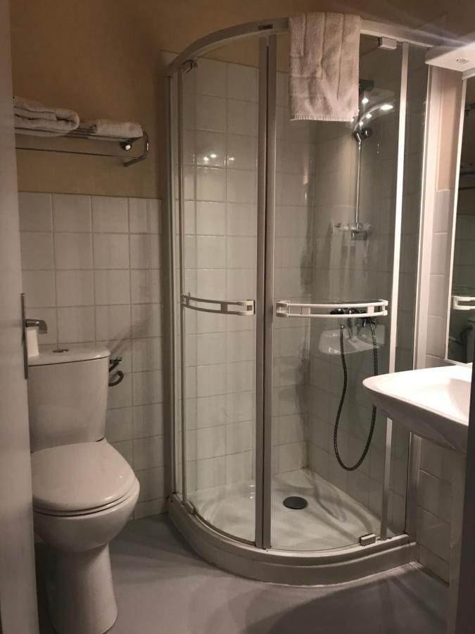 Hotel Du Centre 格尼翁 外观 照片